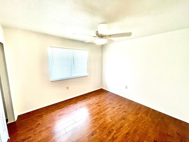 Building Photo - Home near downtown Austin and Airport!