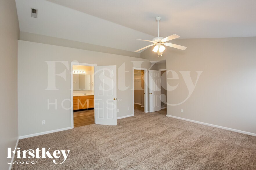 Building Photo - 13947 Royalwood Dr