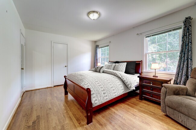 3rd Bedroom easily holds queen-size bed! - 10108 Donegal Ct