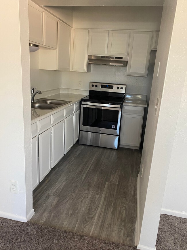 Primary Photo - Canyon Greens