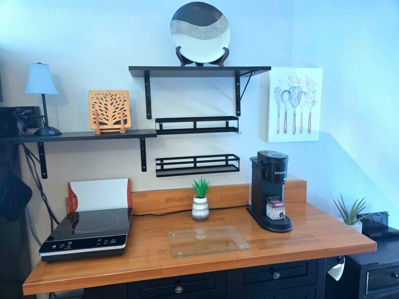 Building Photo - 8520 US HWY 1, D5