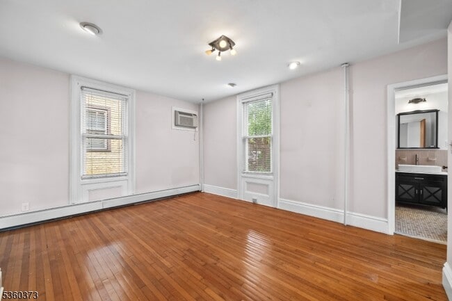Building Photo - 680 Franklin Ave