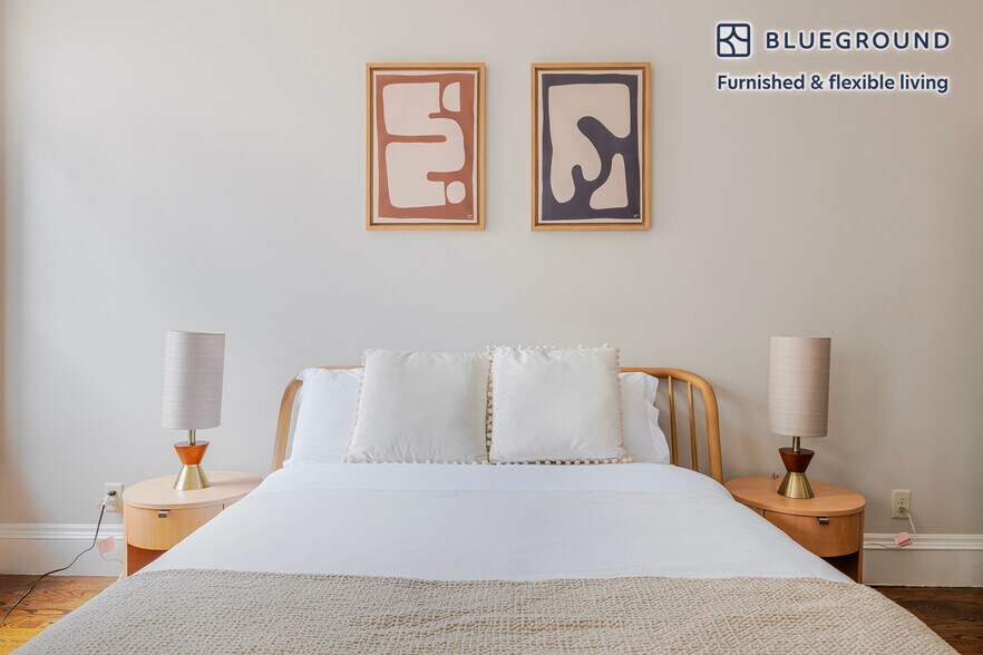 Building Photo - 232 Newbury St