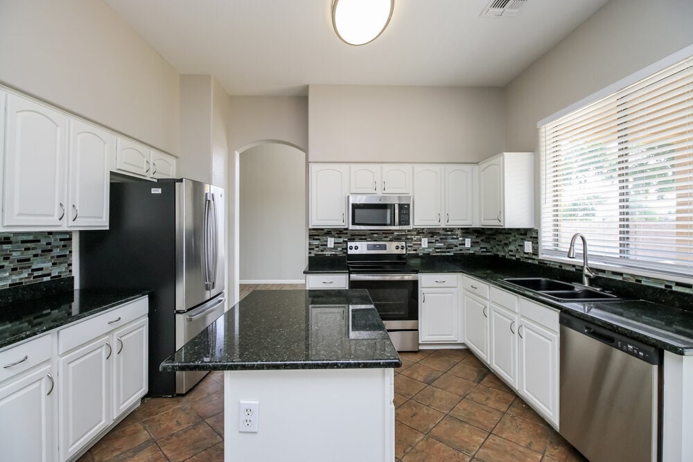 Building Photo - 4091 E Carriage Way