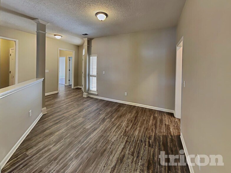 Building Photo - 110 Fawnhill Ct