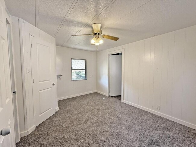 Building Photo - 6227 Forest Acre Cir N