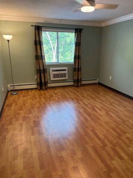 Bedroom - 23 Country Club Dr