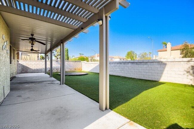 Building Photo - 9753 Silver Lasso St