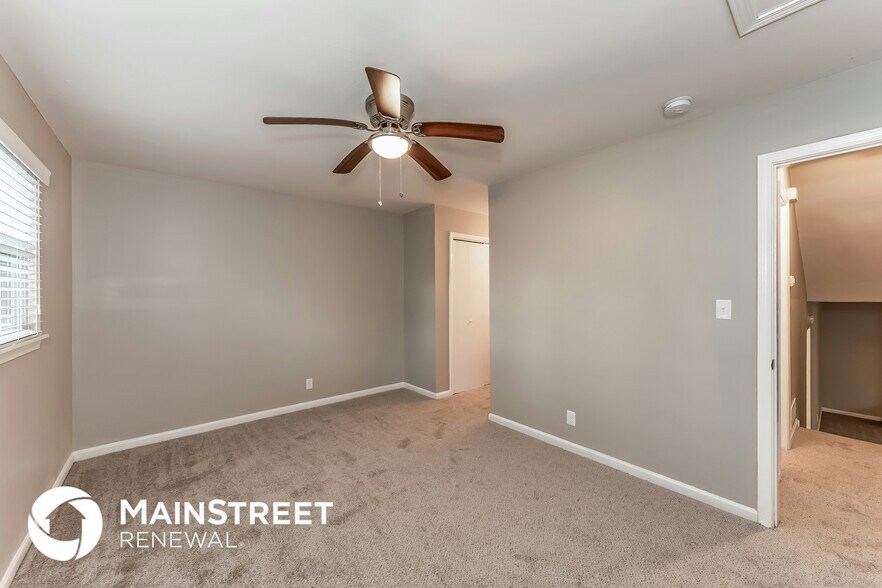Building Photo - 1717 Bobolink Ln NE
