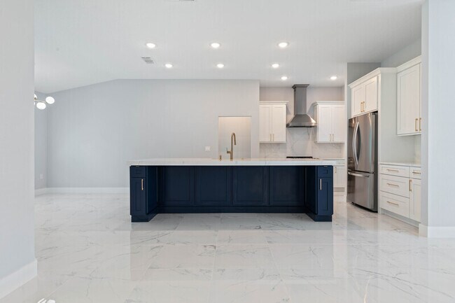 Building Photo - 4 Karl Ct