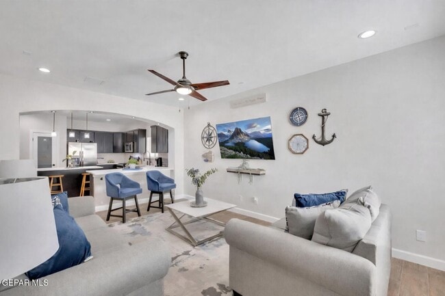 Building Photo - 13841 Paseo De La Luna Ave