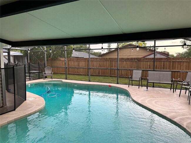 Building Photo - 2454 Oak Hollow Dr