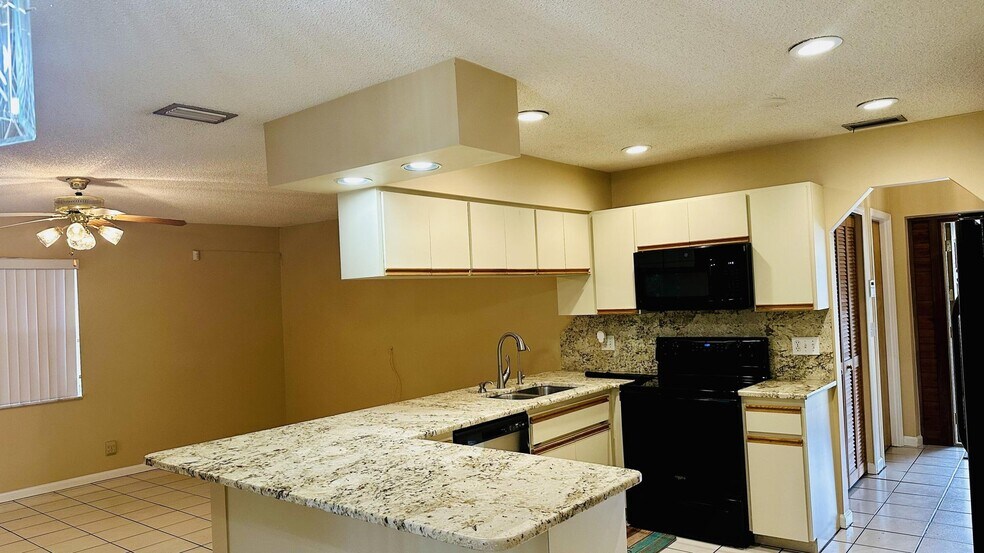 Building Photo - 11952 60th St N