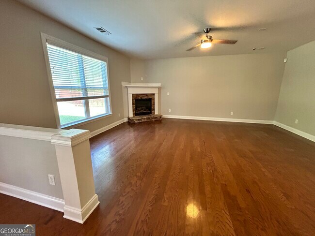 Building Photo - 3640 Dalwood Dr