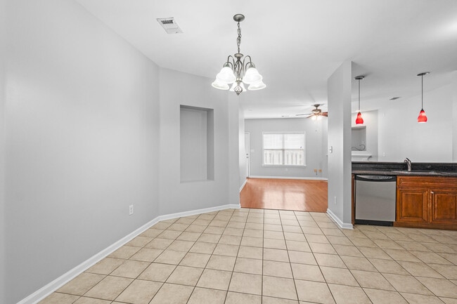 Building Photo - 2207 River Park Ct