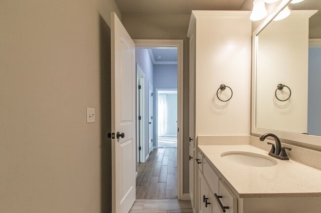 Building Photo - Modern 3-Bed, 2-Bath Home in Deer Creek School District!