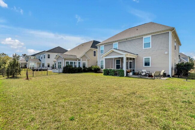 Building Photo - Gigantic Gorgeous Home in Pooler!