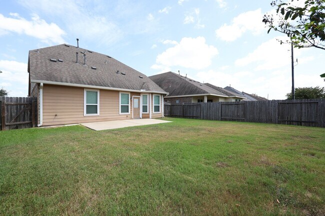 Building Photo - 4155 Falvel Cove Dr