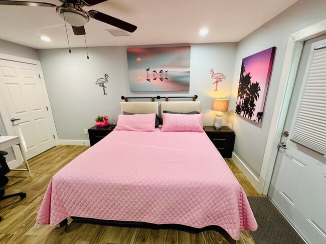 Building Photo - 601 N E St