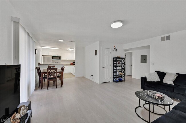 Building Photo - 5493 Indian River Dr