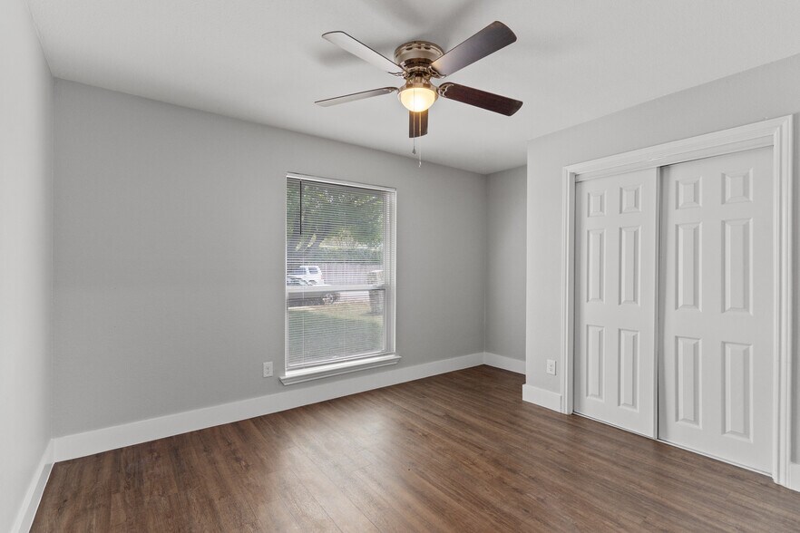 Front bedroom - 602 Peterson St