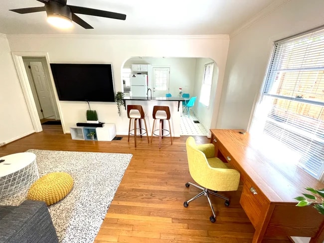 Primary Photo - 1805 Piedmont Way NE