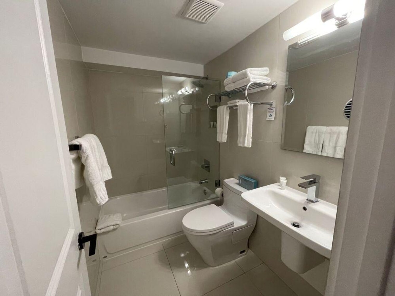 Building Photo - 6495 Indian Creek Dr
