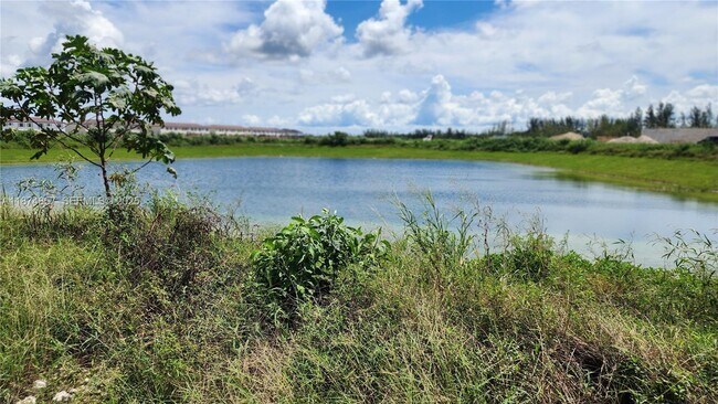 Building Photo - 2965 SE 23rd Ave