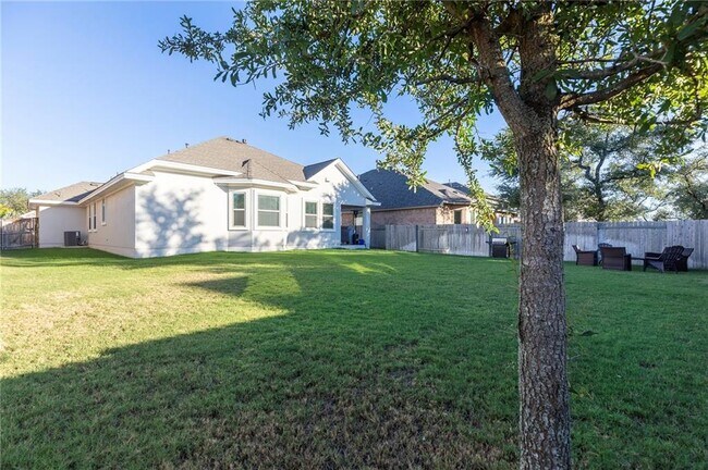 Building Photo - 2925 Mossy Springs Dr