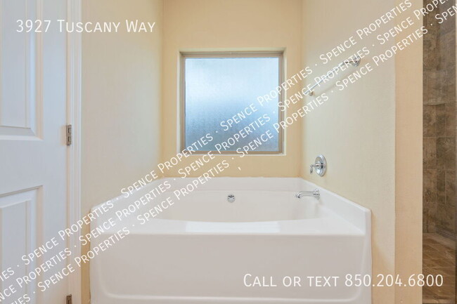 Building Photo - 3927 Tuscany Way