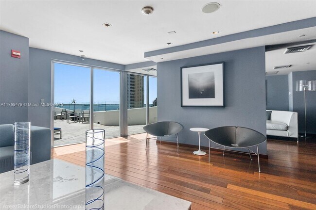 Building Photo - 325 Biscayne Blvd