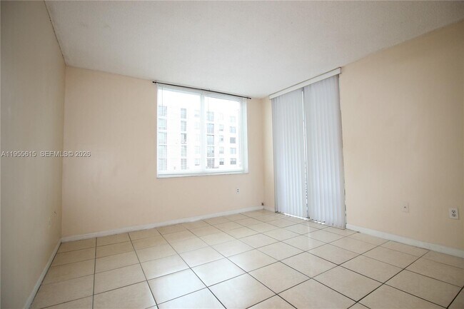 Building Photo - 17890 W Dixie Hwy