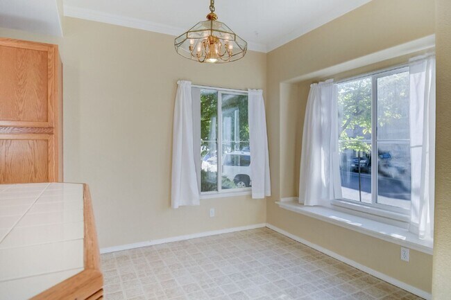 Building Photo - 3855 Strawberry Field Grove