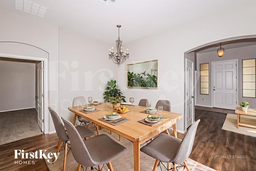 Building Photo - 1809 S 123rd Dr