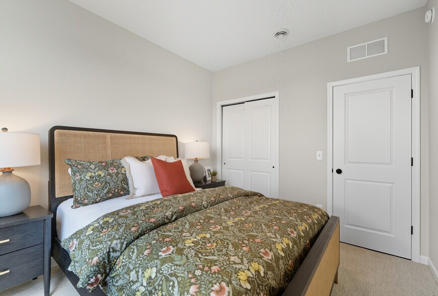 Building Photo - 3468 Knightsbridge Trl N