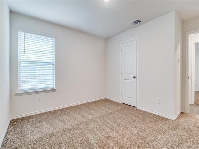 Building Photo - 1001 Whispering Oak Dr