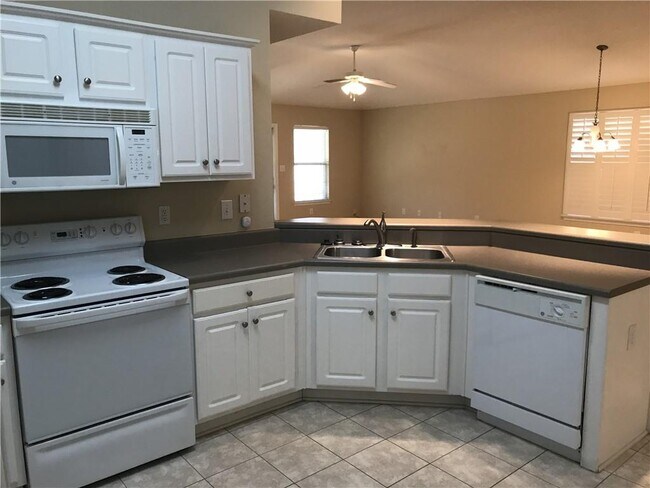 Building Photo - 147 Cypress Ln