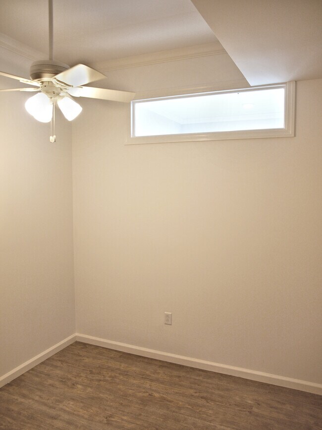 Building Photo - 352 Atwood St