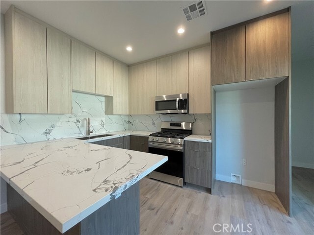 Building Photo - 7866 Clearfield Ave