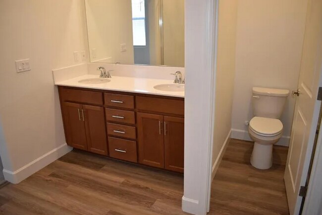 Building Photo - 8168 Oxbow Lndg Lp