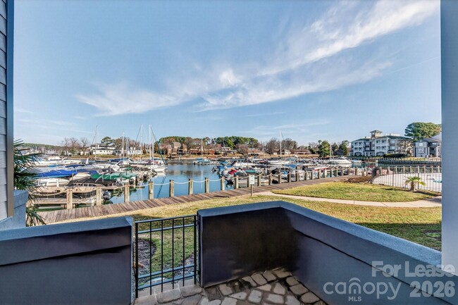 Building Photo - 18695 Vineyard Point Ln