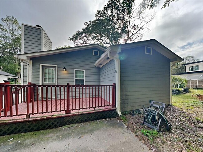 Building Photo - 369 Enota Pl SW