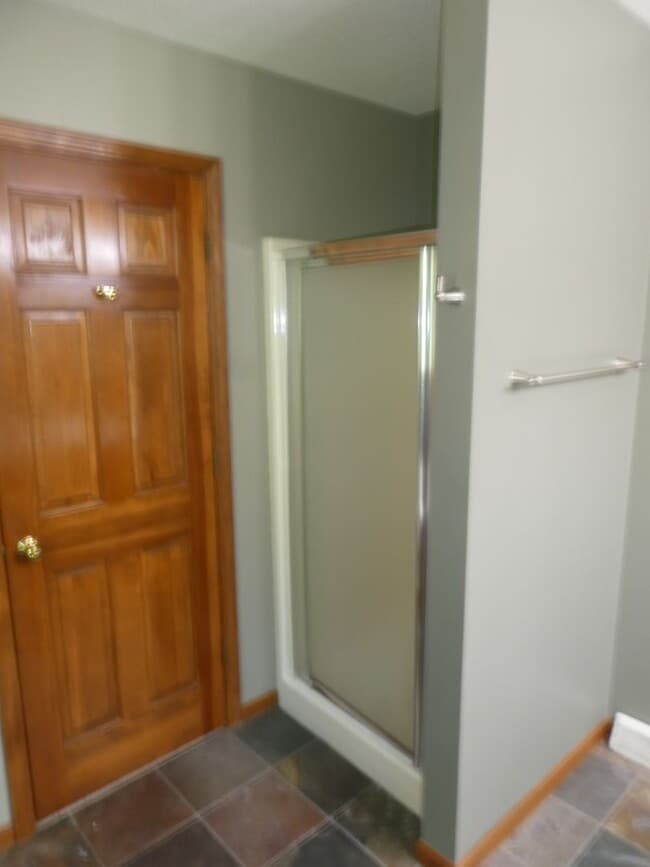 Building Photo - Beautiful home off Chapel Hill Rd