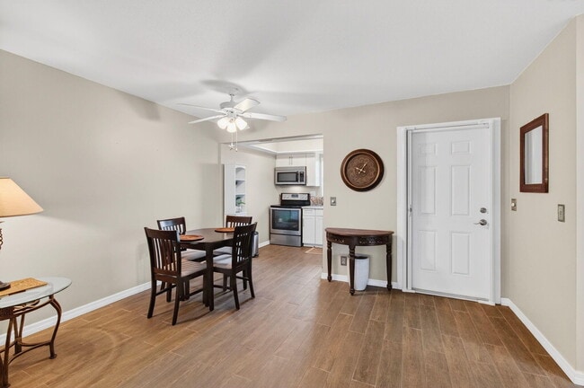 Building Photo - 2661 Barkley Dr W