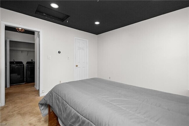 Building Photo - 197 Gate House Rd