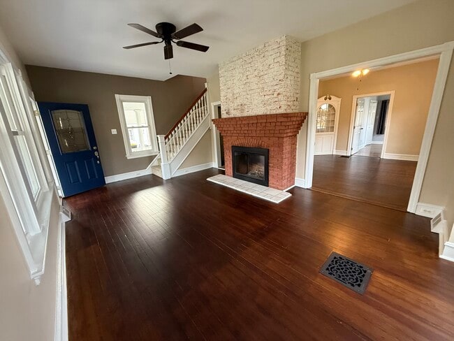 Building Photo - 860 Church St