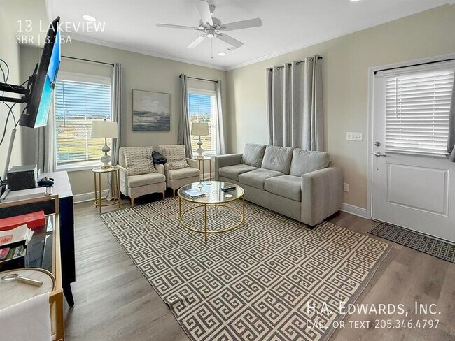 Building Photo - 13 Lakeview-