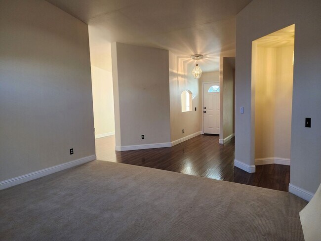 Building Photo - Home For Rent in Winhaven are of Minden