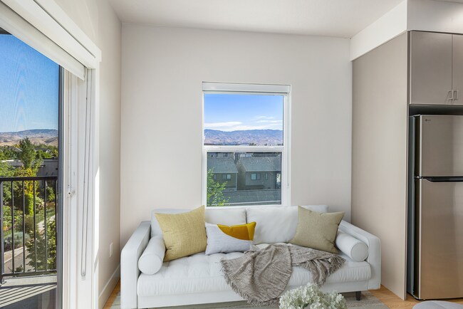 Building Photo - Luka Apartments