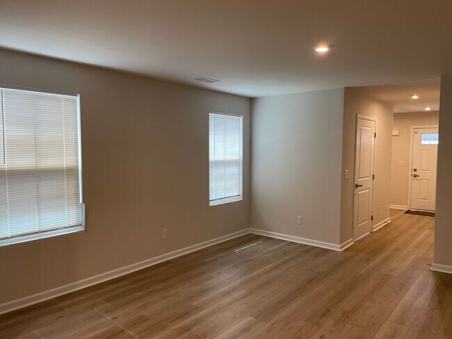 Building Photo - 8103 Sterling Oaks Dr